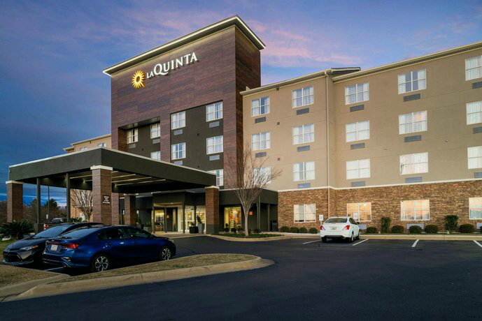 La Quinta Inn & Suites by Wyndham Montgomery